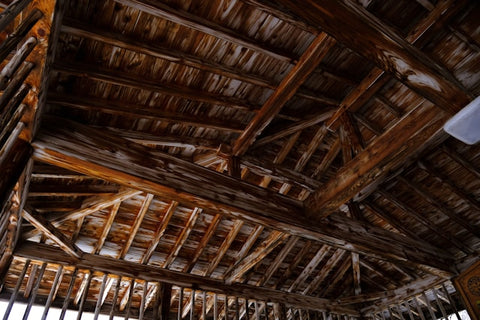 How to Maintain a Wooden Roof