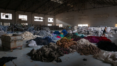 Do You Know Even Clothes Burden the Environment? Let’s Inspect the Impact of Fast Fashion and More!