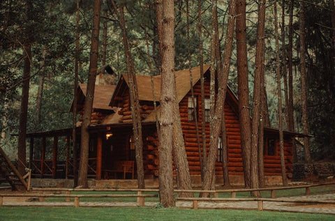 Essential Maintenance Tips to Keep Your Log Home Looking Its Best
