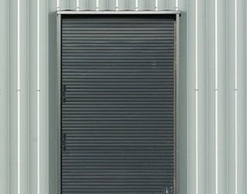 How to Choose Between Metal and Wooden Door Frames