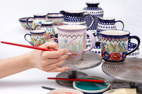 5 Ways How Zaklady Boleslawiec Pottery Resonates in Modern Interiors