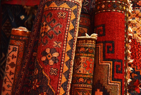 Choosing Rug Colors for Modern Interiors