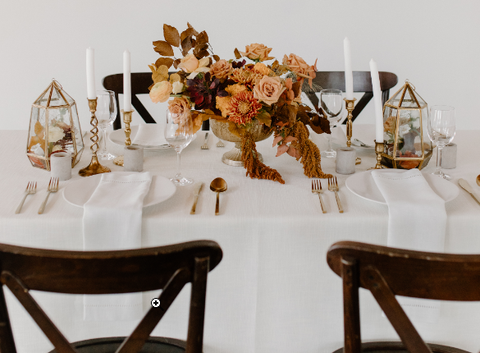 Harmony in Holiday Decor: Blending Wooden Elements with Fresh Flowers